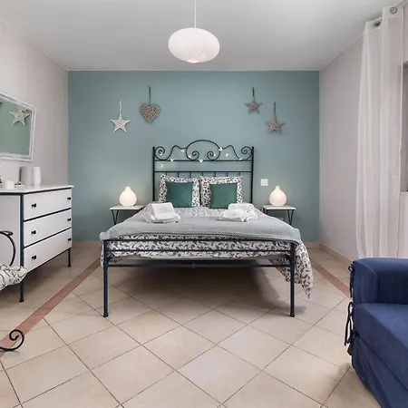 Modern Family Townhouse In Quarteira, Algarve * 奎特里拉