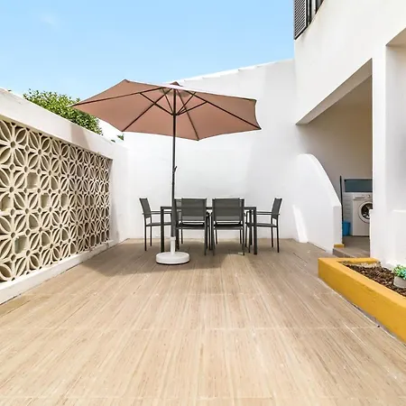 Modern Family Townhouse In Quarteira, Algarve 度假居 奎特里拉