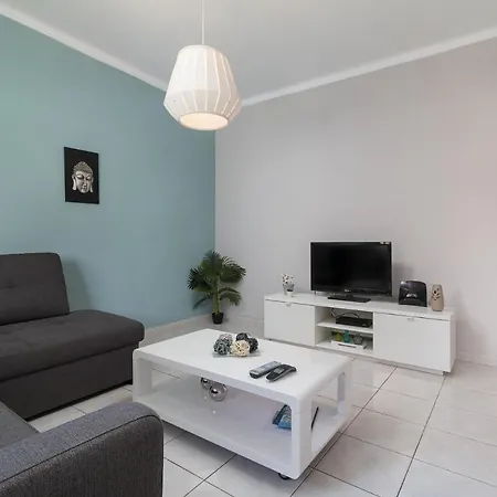 Modern Family Townhouse In Quarteira, Algarve *