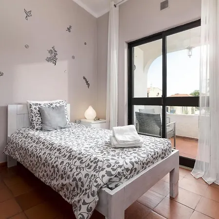 Ferienhaus Modern Family Townhouse In Quarteira, Algarve Quarteira