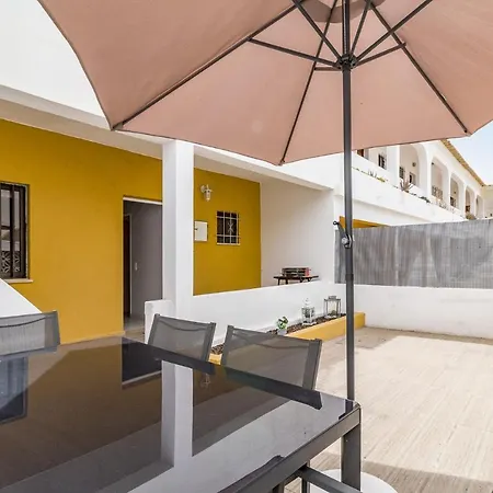 Ferienhaus Modern Family Townhouse In Quarteira, Algarve Quarteira